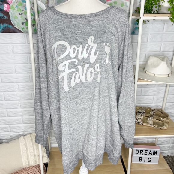 Wildfox Grey “Pour Favor” Oversized Graphic Sweatshirt Size XL - Picture 1 of 5
